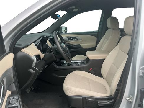 Used 2022 Chevrolet Traverse LS FWD image 14