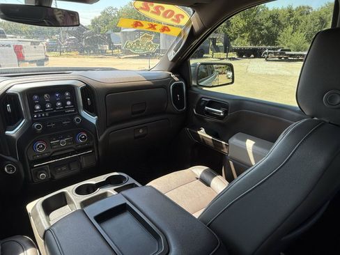 Used 2022 Chevrolet Silverado 1500 RST w/ Z71 Off-Road Package AWD/4WD image 26