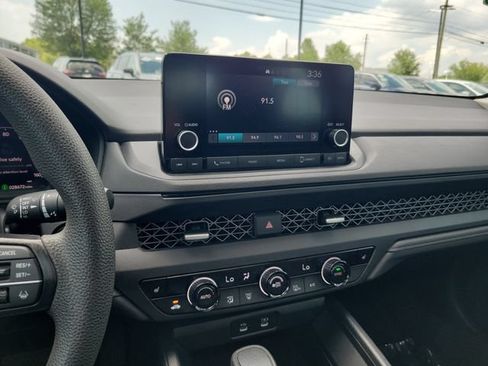 Certified 2025 Honda Accord SE image 18