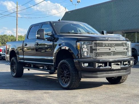 Used 2019 Ford F250 Lariat w/ Lariat Ultimate Package image 3