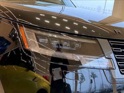 New 2025 Land Rover Range Rover SE image 31