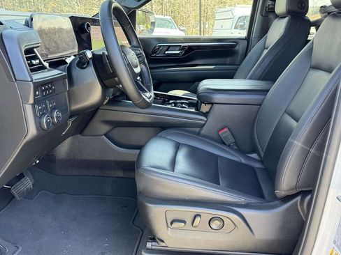 Used 2025 Chevrolet Tahoe Z71 image 21