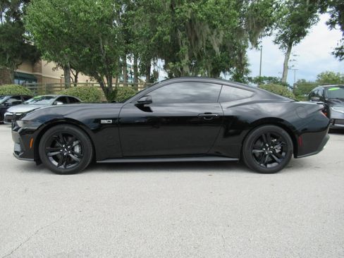Used 2025 Ford Mustang GT RWD image 5