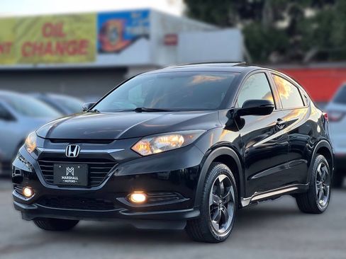 Used 2018 Honda HR-V EX image 3