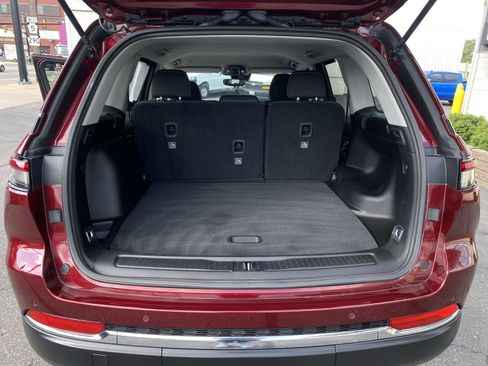 Used 2023 Jeep Grand Cherokee Laredo image 75