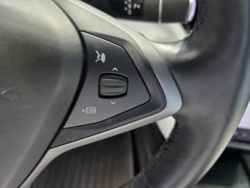 Used 2020 Tesla Model X image 15