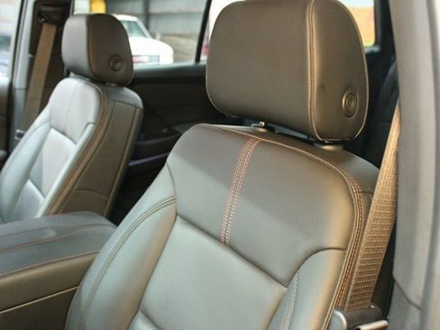 Used 2023 Chevrolet Traverse RS w/ LPO, Floor Liner Package image 17