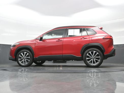 Used 2023 Toyota Corolla Cross XLE AWD/4WD image 30