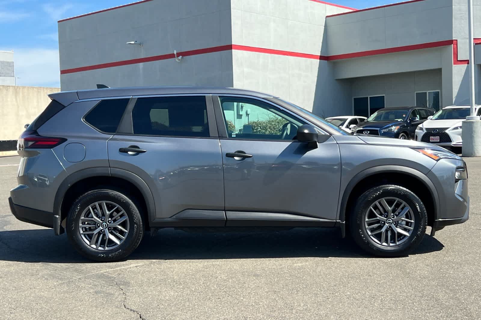 Used 2026 Nissan Rogue S FWD image 6