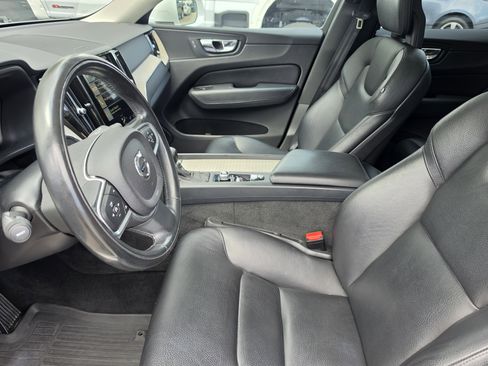 Used 2018 Volvo XC60 T6 Momentum w/ Advanced Package AWD/4WD image 36