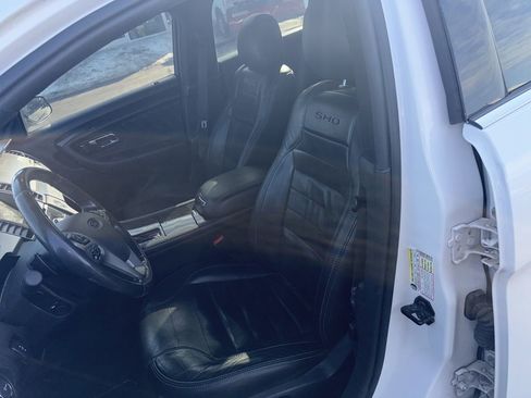 Used 2013 Ford Taurus SHO image 10