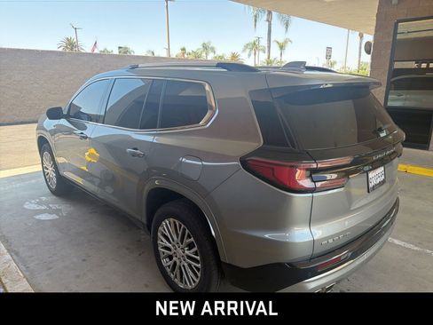 Used 2025 GMC Acadia Denali FWD image 3