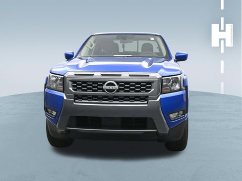 Used 2025 Nissan Frontier SV w/ SV Convenience Package RWD image 2