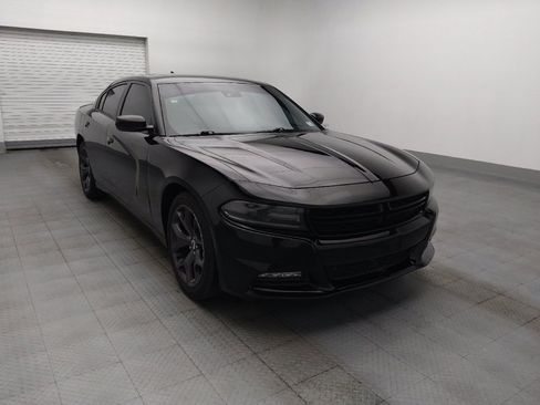 Used 2018 Dodge Charger R/T w/ Premium Group RWD image 13