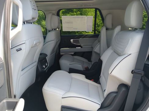 New 2026 Ford Expedition Platinum AWD/4WD image 12