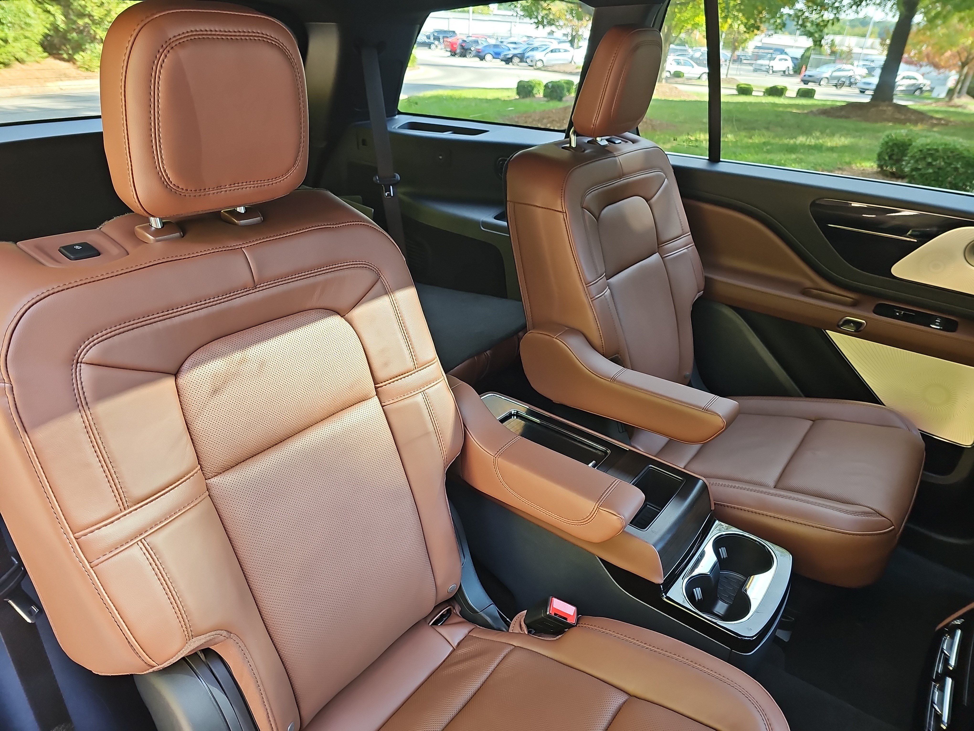 Used 2026 Lincoln Aviator Reserve AWD/4WD image 12