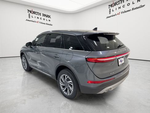 New 2026 Lincoln Corsair Premiere FWD image 25