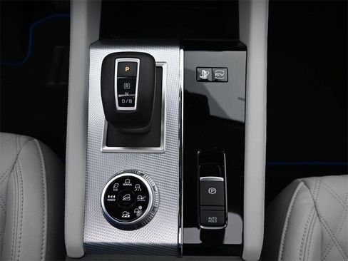 New 2025 Mitsubishi Outlander SEL image 24