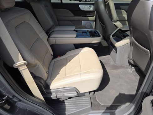 Used 2022 Lincoln Navigator Reserve AWD/4WD image 28