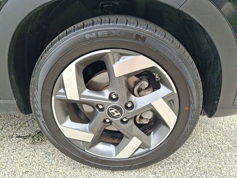 Certified 2023 Hyundai Venue SEL FWD image 9