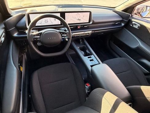 Used 2025 Hyundai Ioniq 6 SE RWD image 5