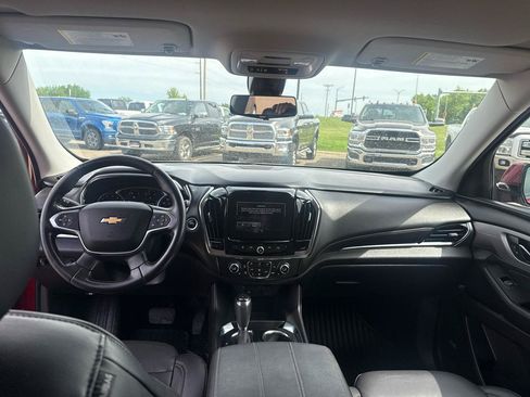 Used 2018 Chevrolet Traverse RS FWD image 25