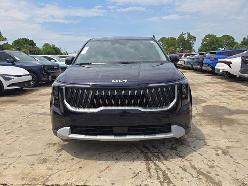 New 2027 Kia Carnival FWD image 3