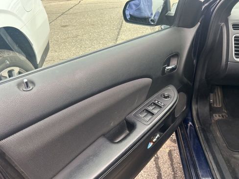 Used 2013 Dodge Avenger SE image 8