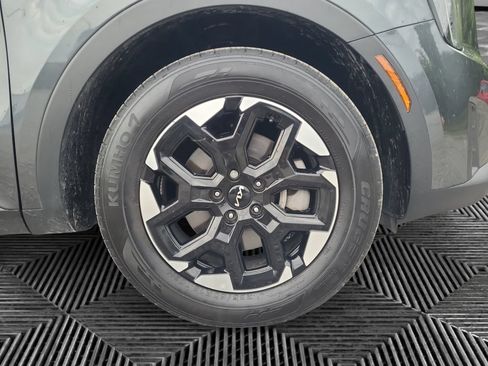 Used 2025 Kia Sorento S FWD image 16