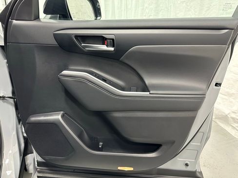 Used 2025 Toyota Highlander XSE image 63