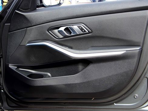 Used 2019 BMW 330i Sedan image 23