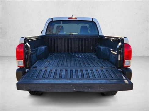 Used 2016 Toyota Tacoma SR image 6