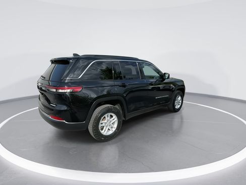 Used 2024 Jeep Grand Cherokee Laredo w/ Luxury Tech Group I AWD/4WD image 19