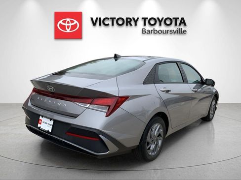 Used 2024 Hyundai Elantra SEL image 4