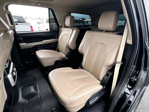Used 2022 Ford Expedition Limited image 26