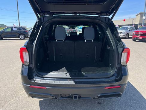 Used 2025 Ford Explorer ST-Line w/ ST-Line Street Pack AWD/4WD image 30