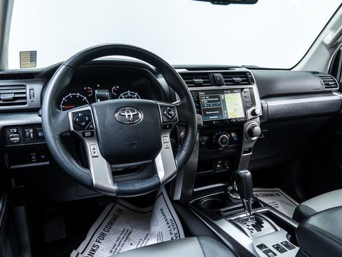 Used 2022 Toyota 4Runner SR5 Premium w/ Moonroof Package AWD/4WD image 4