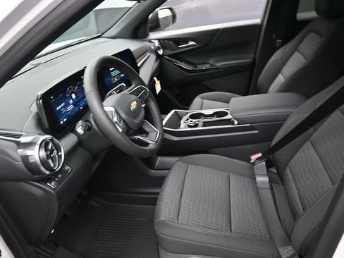 New 2026 Chevrolet Equinox LT w/ Safety and Technology Package FWD image 8