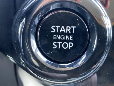 New 2026 Nissan Pathfinder SL image 18