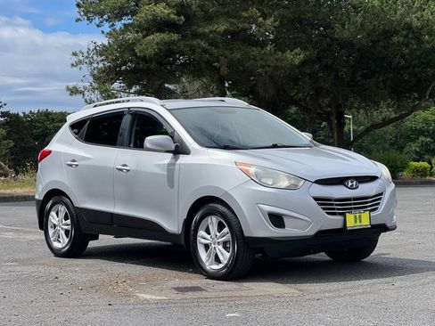 Used 2010 Hyundai Tucson GLS w/ Popular Equipment Pkg 2 FWD image 7