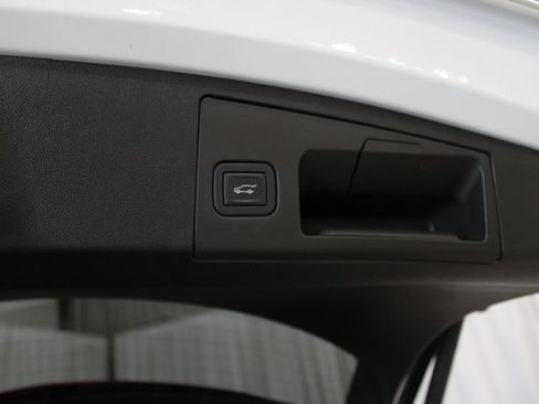 Used 2023 Cadillac XT4 Premium Luxury w/ Cold Weather Package FWD image 36