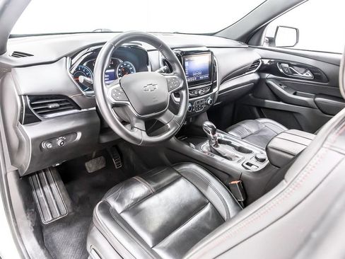 Used 2022 Chevrolet Traverse RS FWD image 28