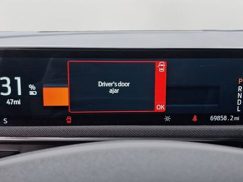 Used 2022 Ford Mustang Mach-E Select image 21