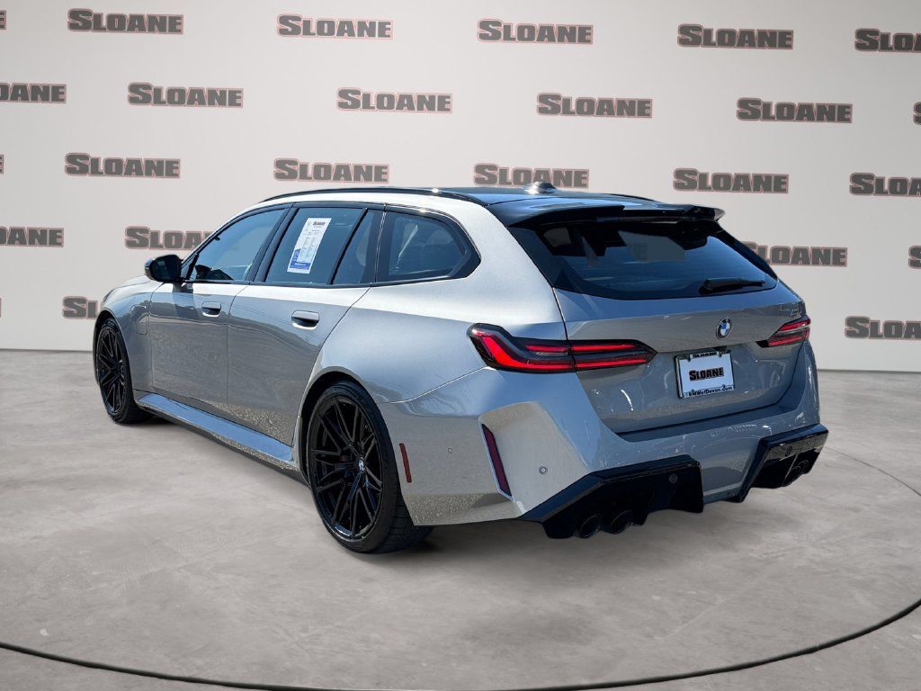 Used 2026 BMW M5 Touring AWD/4WD image 3