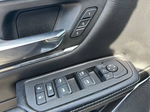 Used 2025 RAM 1500 Laramie AWD/4WD image 16