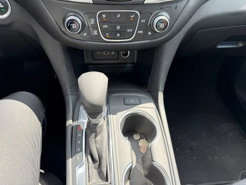 Used 2024 Chevrolet Equinox LT AWD/4WD image 15