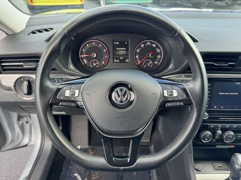 Used 2020 Volkswagen Passat 2.0T R-Line image 19