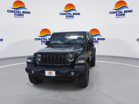 Used 2024 Jeep Wrangler Unlimited Sport AWD/4WD image 3