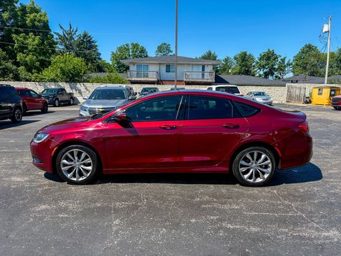 Used 2016 Chrysler 200 S FWD image 8