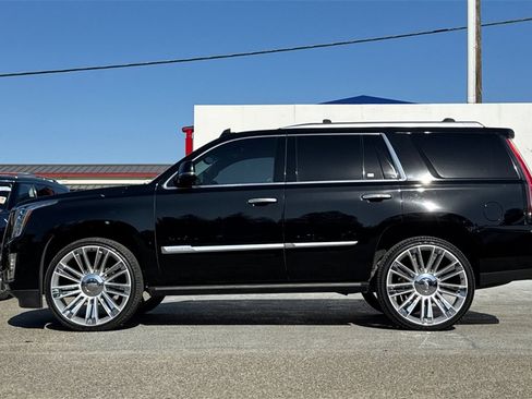 Used 2016 Cadillac Escalade Premium image 6
